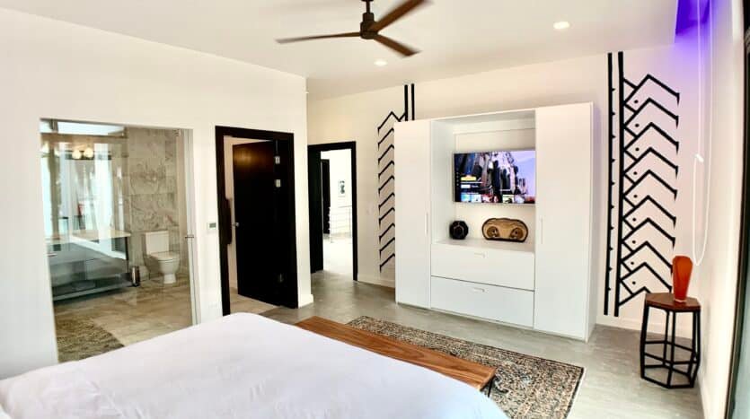 Villa Magnifica second bed and bath